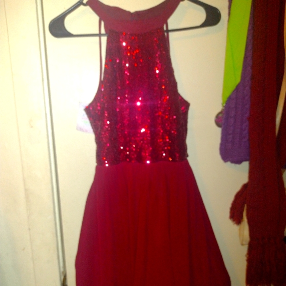 Sparkly red dress with bow